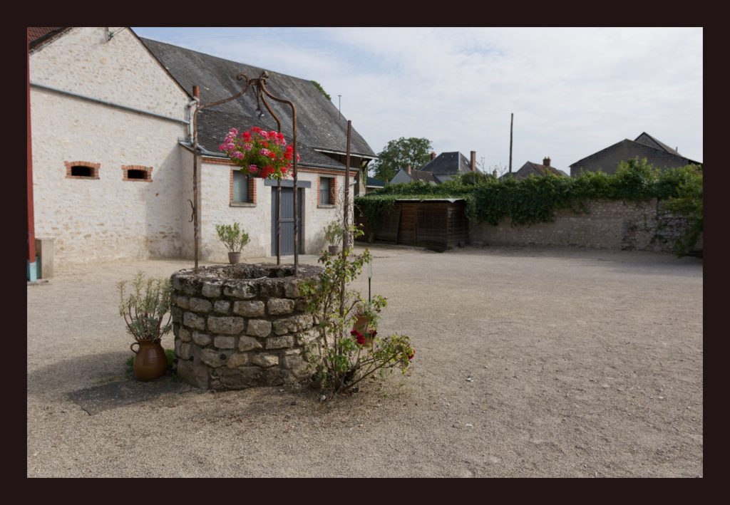 La cour du Clos Saint-Fiacre. Photo © Pierre d'Ornano