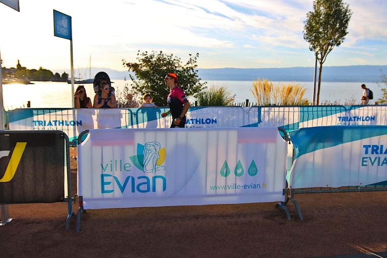 Zone d'arrivée de la course. Triathlon d'Évian 2026. Photo © Pierre d'Ornano